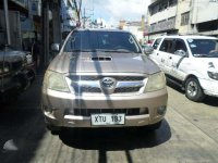 For sale Toyota Hilux 2005 model..
