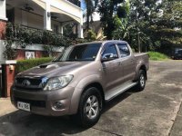 2010 Toyota Hilux 4x4 AT Beige Pickup For Sale 