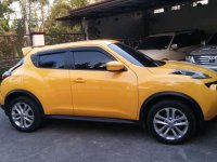 Nissan Juke 2016 AT Yellow Top of the Line For Sale 