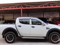 2010 MITSUBISHI STRADA GLX Manual Transmission White for sale