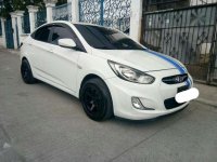 Hyundai Accent 2012model manual tranny FOR SALE