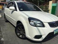 Kia Rio 2010 1.4L  Manual White Sedan For Sale 