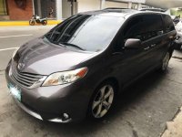 2011 Toyota Sienna XLE AT Full Option For Sale 