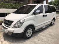 2011 HYUNDAI Starex VGT TCi turbo diesel vs Urvan Alphard Super Grandia E150