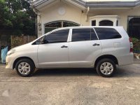 2013 Toyota Innova J for sale