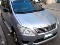 2012 Toyota Innova E, manual transmission, 