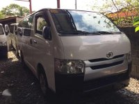 2017 TOYOTA Hiace Commuter ManualWhite