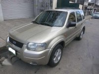 2005 FORD ESCAPE XLS - very fresh and clean in and out