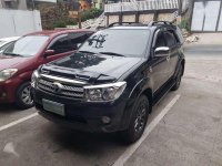 2011 Toyota Fortuner G Diesel AT Black For Sale 