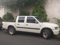 Isuzu Fuego 2000 MT for sale