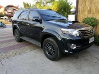 2015 toyota fortuner V AT black for sale 