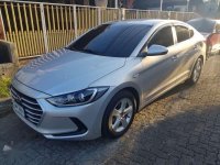 Hyundai Elantra 2016 mt silver sedan for sale 