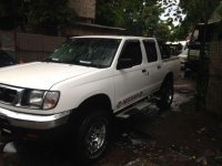 Like new Nissan Frontier for sale