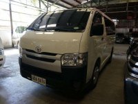 2015 Toyota Hiace Commuter Diesel Manual Transmission (2 of 2)