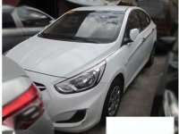 Grab HYUNDAI Accent 2016 White Automatic vios mirage rio avanza wigo