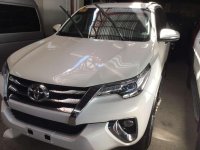 2017 Toyota Fortuner 2.4 V 4x2 Automatic Pearlwhite