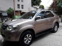Toyota Fortuner 2005 4x4 AT Beige SUV For Sale 