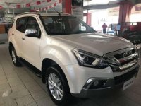 LIKE NEW ISUZU MUX FOR SALE