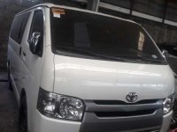 2016 Toyota Hiace commuter YT 4962