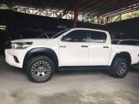 2016 Toyota Hilux 2400G 4x2 Automatic White Ltd Ed