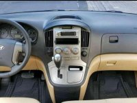 Hyundai Starex gold 2010 for sale 