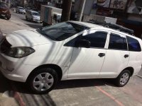 Toyota Innova 2007 White Top of the Line For Sale