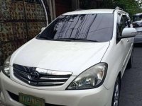 2011 Toyota Innova 2.0G White SUV For Sale 