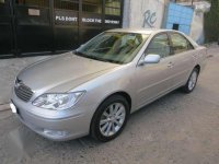 2004 TOYOTA CAMRY - original paint . low mileage . automatic