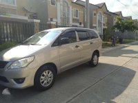 Toyota Innova E 2012 AT Beige SUV For Sale 