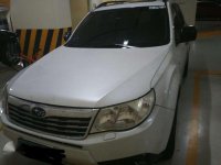 Subaru Forester 2010 AT White SUV For Sale 