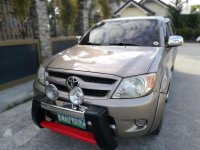 Toyota Hilux E MT 2005 Beige Pickup For Sale 