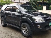 Toyota Fortuner v 2005 4x4 AT Black For Sale 