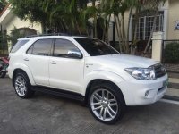 Toyota Fortuner 2005 2.7 Gas White For Sale 
