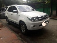 Toyota Fortuner G 2007 White SUV For Sale 