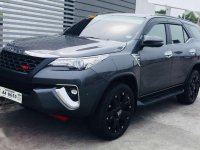 2018 Toyota Fortuner V 4x2 Diesel Automatic Good as Bnew alt Montero