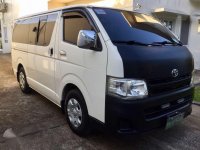 Toyotar Hi-ace Commuter van 2011 model