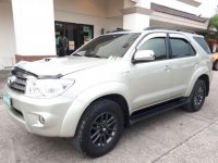 Toyota Fortuner V 2010 model 4x4 