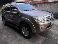 FOR SALE: 2010 Toyota Fortuner 2.7 Gas AT