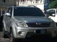 SELLING TOYOTA Fortuner automatic diesel 4x2