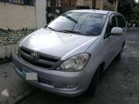 Toyota Innova J Silver 2006 Gas. Original glossy paint