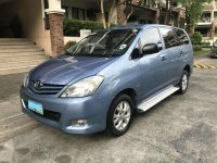 SELLING TOYOTA Innova E 2012 Diesel Automatic