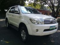 Toyota Fortuner model 2010  automatic gasoline good condition