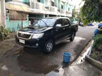 SELLING Toyota Hilux e 2014