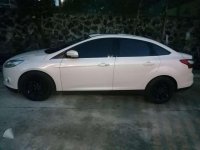 For Sale: FORD FOCUS 2.0 a/t top of the line (WhitePearl)