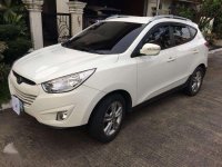 White Hyundai Tucson Automatic 2011 FOR SALE