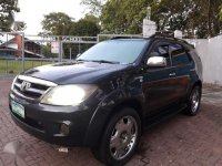 2006 Toyota Fortuner G matic suv 20" chrome mags
