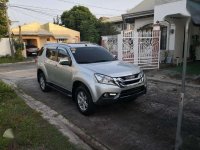 2016 Isuzu Mux LS-A 3.0 4x2 Top of the line