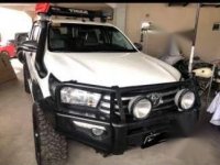 Toyota Hilux white 4x4 manual 2016 FOR SALE