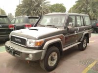 Toyota Land Cruiser 76 v8 lx 10 special