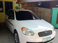 Selling Hyundai Accent 2010